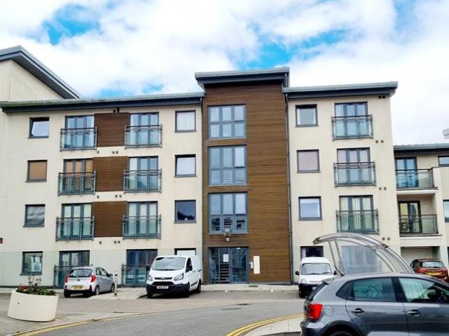 St Margarets Court, SWANSEA, SA1 2 bed flat to rent £1,000 pcm £231 pw