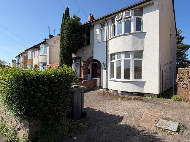 St Margarets Avenue, Luton, Bedfordshire LU3, 2 bed detached house to rent, £1,350 pcm | PrimeLocation