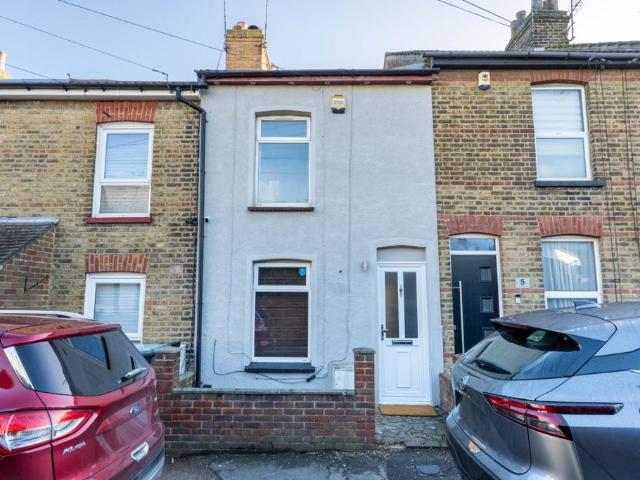 St. Margarets Road, Northfleet. 2 bed terraced house to rent £1,300 pcm £300 pw