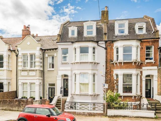 St. Margarets Road, St Margarets TW1 2 bed flat to rent £2,995 pcm £691 pw