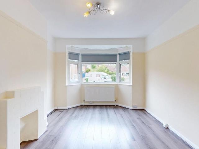 St. Marks Close, Barnet EN5, 2 bed flat to rent, £1,780 pcm | PrimeLocation