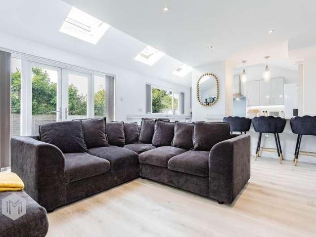 St. Marks Crescent, Worsley, M28
