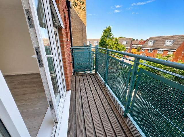 St. Mark's Place, Eldridge Court St. Mark's Place RM10, 2 bed flat to rent, £1,700 pcm | PrimeLocation