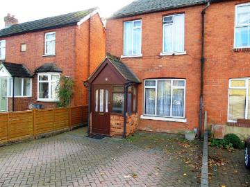 St Marks Road, Maidenhead, Berkshire 3 bed house to rent £1,795 pcm £414 pw