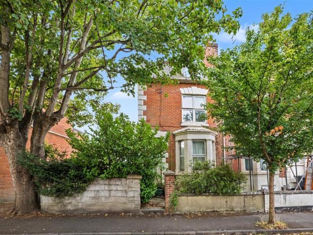 St Marks Road, Salisbury 1 bed flat to rent £1,100 pcm £254 pw