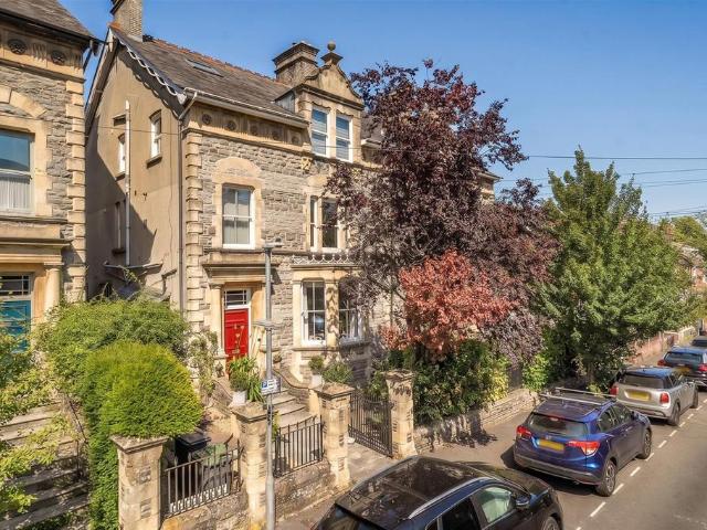 St. Marks Road, Salisbury SP1 7 bed semi detached house to rent £3,250 pcm £750 pw