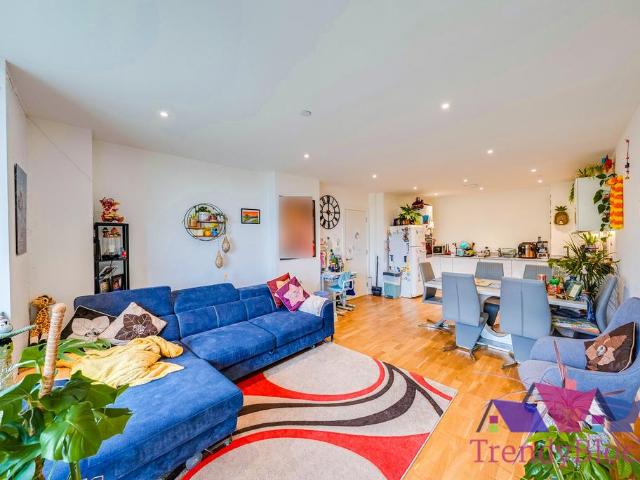 St. Marks Square, Bromley BR2 3 bed flat to rent £2,400 pcm £554 pw