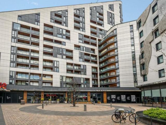 St. Marks Square, Bromley BR2, 2 bed flat to rent, £2,000 pcm | PrimeLocation