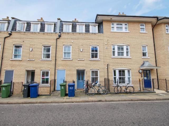 St. Matthews Gardens, Cambridge CB1, 4 bed terraced house to rent, £2,950 pcm | PrimeLocation