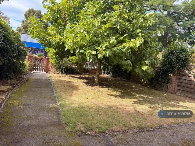 St Matthews Parade, Northampton, NN2 3 bed flat to rent £1,200 pcm £277 pw