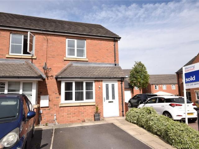 St. Mathew Way, Leeds 2 bed terraced house to rent £1,095 pcm £253 pw