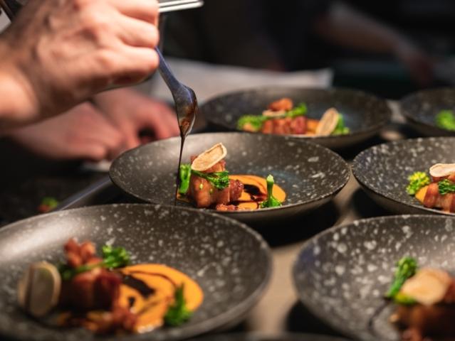 ST MAURICE PRÄCHTIGES QUALITÄTSRESTAURANT ÜBERNIMMT