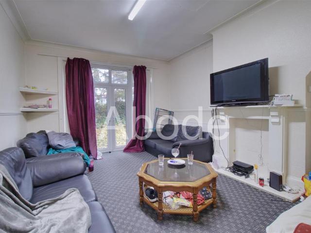 St Michaels Villas, Headingley, Leeds 8 bed house to rent £4,333 pcm £1,000 pw