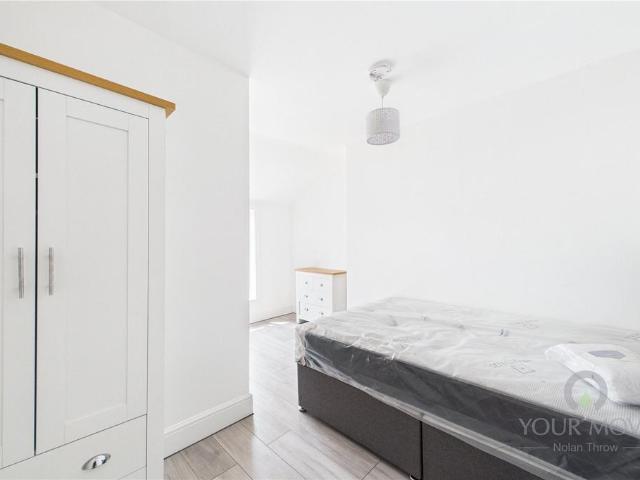 St. Michaels Avenue, Northamptonshire. 1 bed in a house share to rent £580 pcm £134 pw
