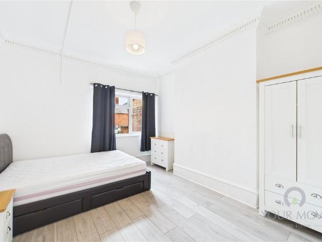 St. Michaels Avenue, Northamptonshire. 1 bed in a house share to rent £580 pcm £134 pw