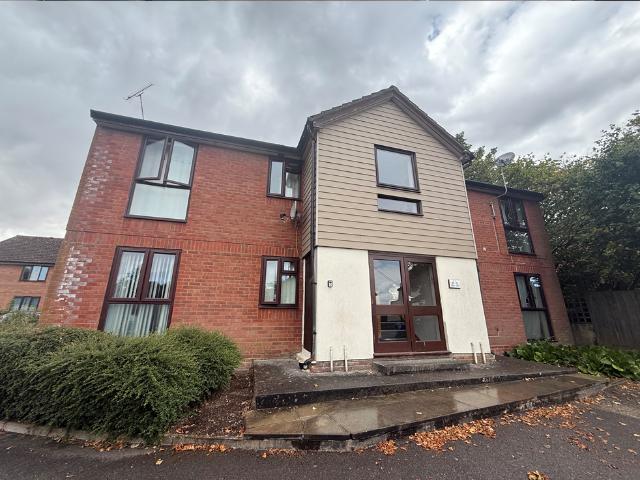 St. Michaels Avenue, Yeovil, BA21 1 bed flat to rent £700 pcm £162 pw