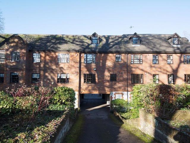 St Michaels Court, Weybridge KT13, 1 bed flat to rent, £1,400 pcm | PrimeLocation