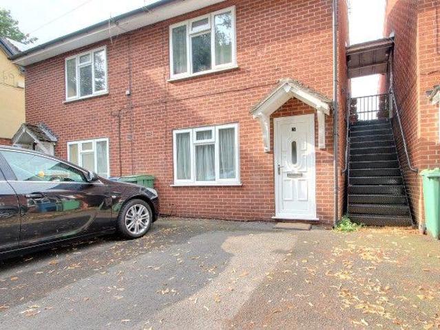 St Michaels Court, Stone 1 bed flat to rent £695 pcm £160 pw