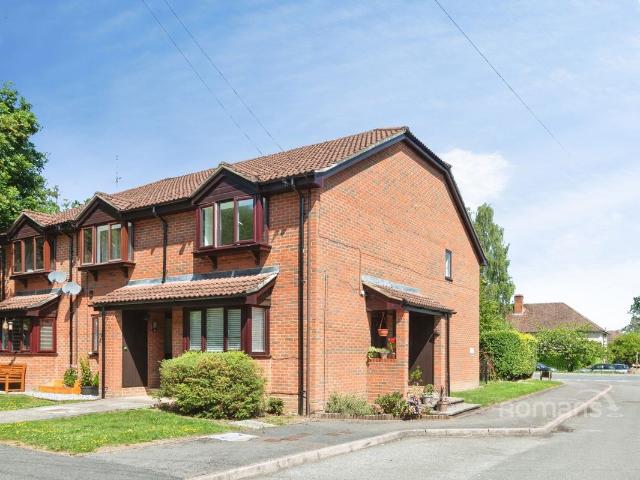 St. Michaels Close, Fleet GU51, 1 bed flat to rent, £1,200 pcm | PrimeLocation