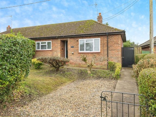 St. Michaels Crescent, Thetford IP25, 2 bed bungalow to rent, £1,200 pcm | PrimeLocation