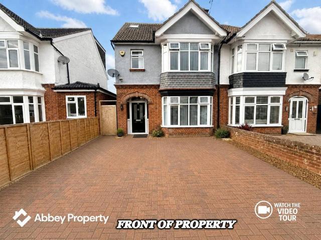 St. Michaels Crescent, Luton, LU3 5 bed semi detached house to rent £1,950 pcm £450 pw