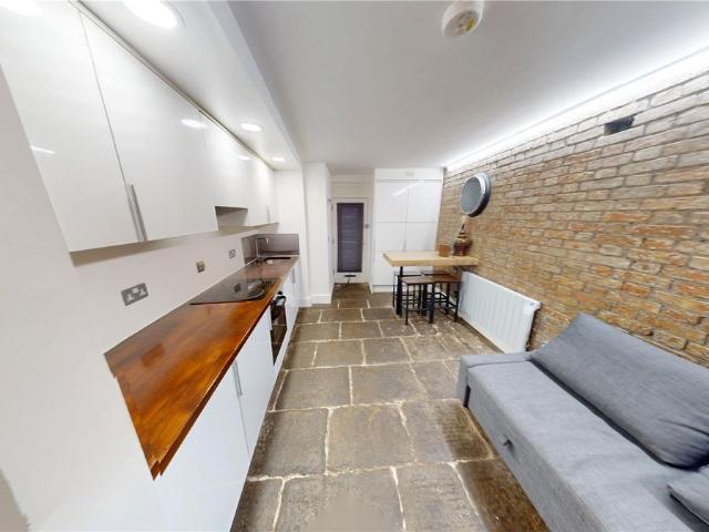 St Michaels Hill, Kingsdown, Bristol BS2, Studio to rent, £1,350 pcm | PrimeLocation