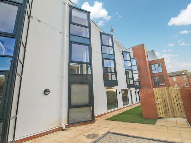 St. Michaels Lane, Headingley, Leeds, West Yorkshire LS6, 1 bed flat to rent, £600 pcm | PrimeLocation