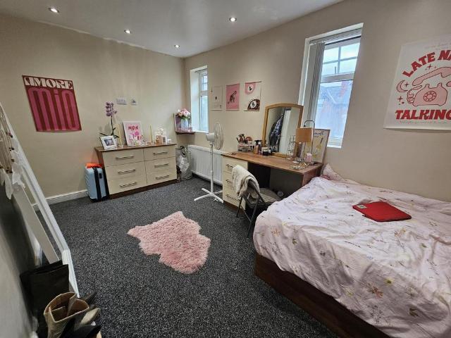 St Michaels, Leeds 9 bed house to rent £5,655 pcm £1,305 pw
