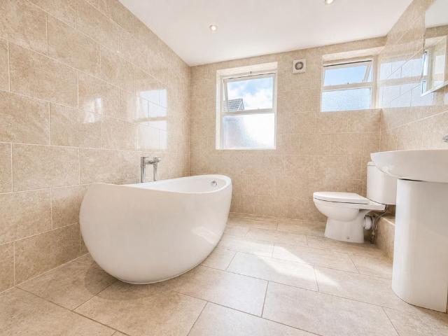 St. Michaels Road, Bournemouth BH2 6 bed terraced house to rent £2,850 pcm £658 pw