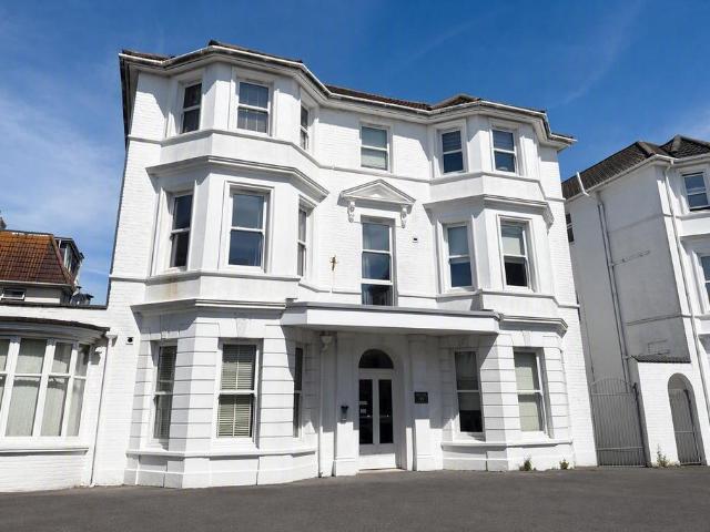 St. Michaels Road, Bournemouth, BH2 2 bed ground floor flat to rent £1,200 pcm £277 pw