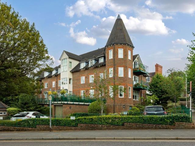 St Nicholas Court, Sevenoaks, Kent TN13, 2 bed flat to rent, £1,950 pcm | PrimeLocation