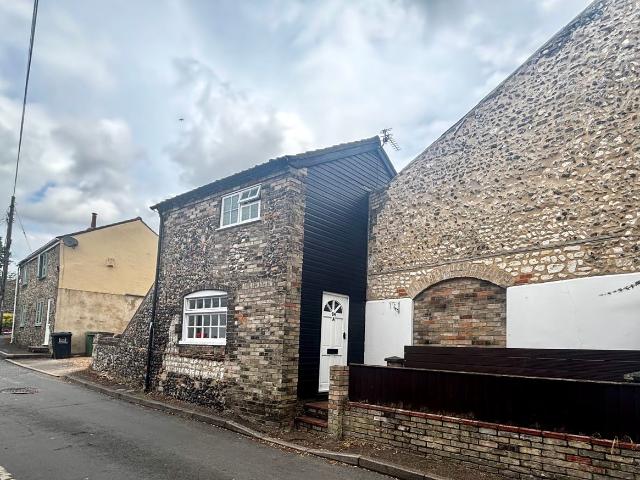 St. Nicholas Street, Thetford IP24, 2 bed flat to rent, £950 pcm | PrimeLocation