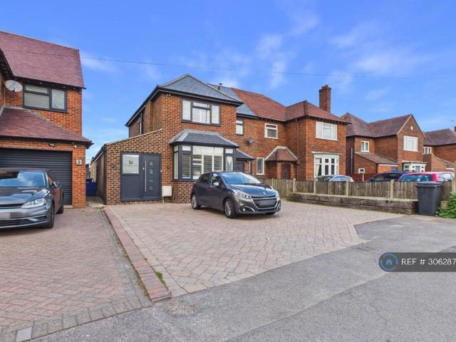 St Oswalds Road, Gloucester, GL1 4 bed semi detached house to rent £2,700 pcm £623 pw