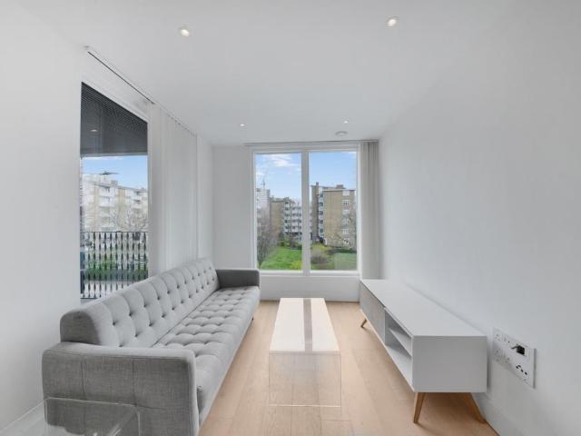 St. Pancras Way, London, NW1 2 bed flat to rent £3,142 pcm £725 pw