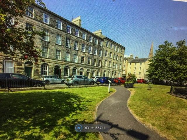 St. Patrick Square, Edinburgh EH8, 2 bed flat to rent, £1,500 pcm | PrimeLocation