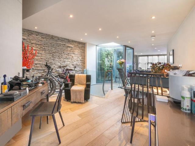 St. Paul Street, London, N1 2 bed terraced house to rent £4,250 pcm £981 pw