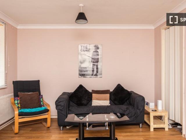 St Paul's Church of England Primary School, Penrose Street, London, SE17 3DT, United Kingdom | 2 bed apartment for rent #134735591 | Rentberry
