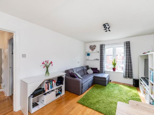 St. Pauls Close, London W5, 1 bed flat to rent, £1,750 pcm | PrimeLocation