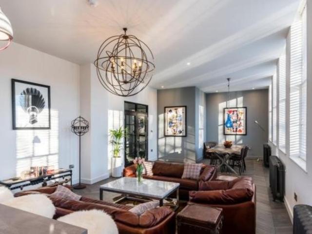 St Pauls House, St Pauls Square. 3 bed apartment to rent £3,500 pcm £808 pw
