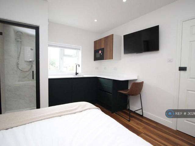 St. Pauls Road, Cheltenham, GL50 Studio to rent £875 pcm £202 pw