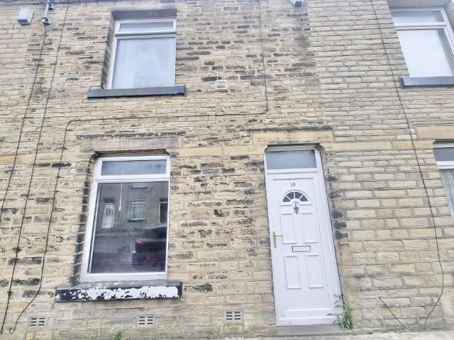 St. Pauls Road, Halifax, HX1 2 bed terraced house to rent £750 pcm £173 pw