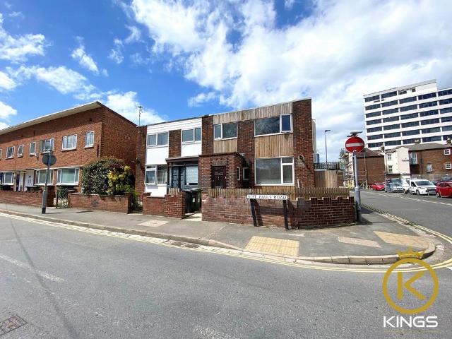 St. Pauls Road, Southsea 4 bed end of terrace house to rent £2,050 pcm £473 pw