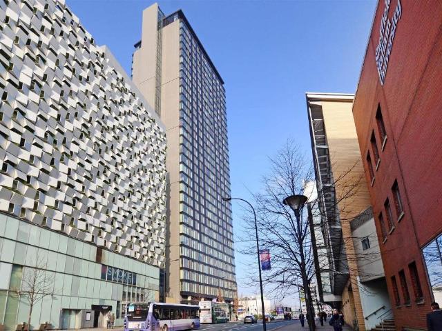 St Pauls Square, City Centre. 2 bed apartment to rent £1,050 pcm £242 pw
