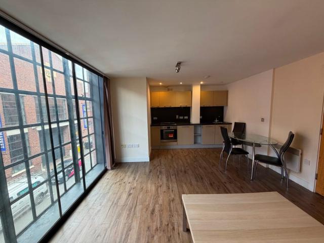 St Paul's Square Spacious One Bedroom Apartment