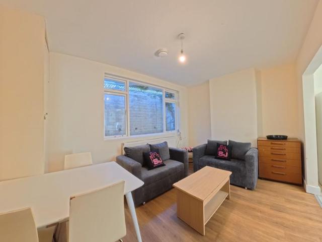 St Pauls Street, Brighton BN2 4 bed terraced house to rent £2,478 pcm £572 pw