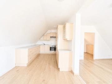 ST. PETER + Lichtdurchflutete 3 Zimmer Maisonettewohnung inkl. zwei Außenstellplätzen – bezugsfrei ab Juli
