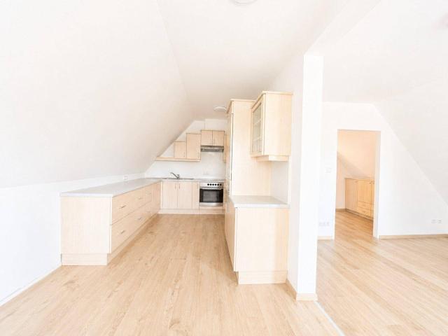 ST. PETER + Lichtdurchflutete 3 Zimmer Maisonettewohnung inkl. zwei Außenstellplätzen
