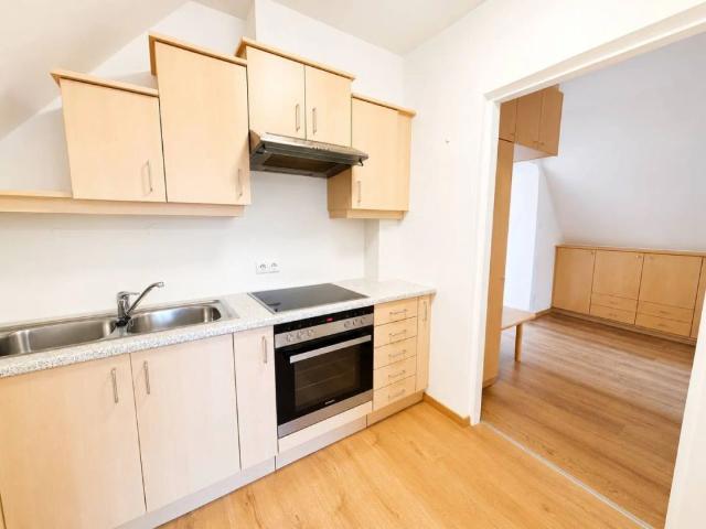 ST. PETER + Lichtdurchflutete 3 Zimmer Maisonettewohnung inkl. zwei Außenstellplätzen
