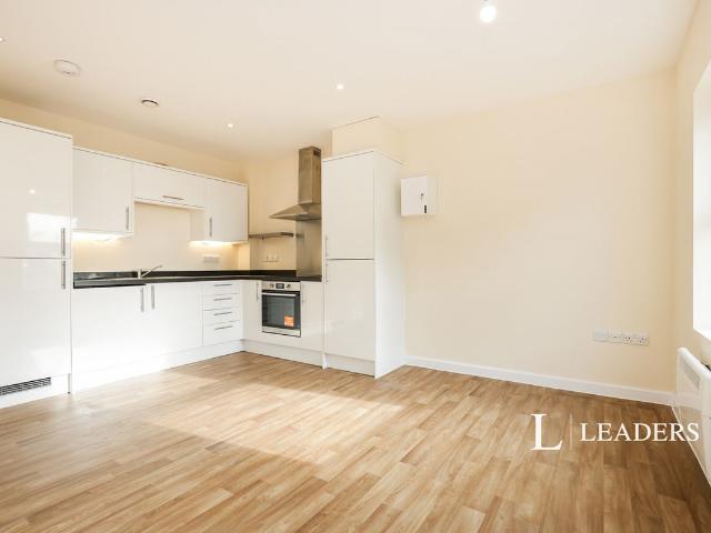 St. Peters Gardens, Marefair, Northampton NN1, 1 bed flat to rent, £850 pcm | PrimeLocation