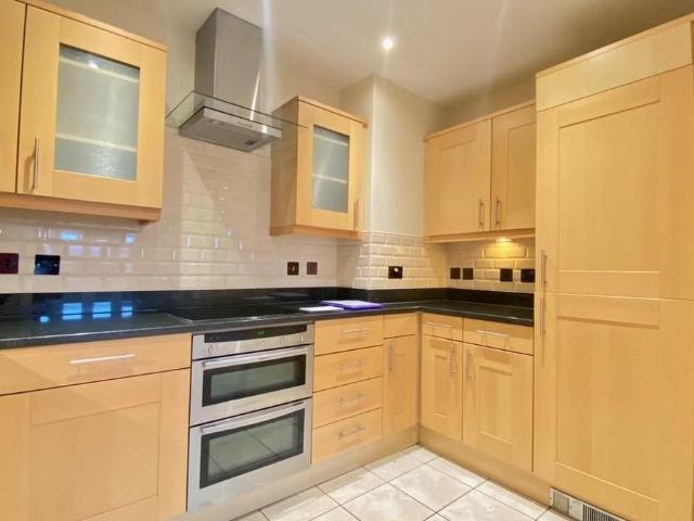 St Peters Lodge, Shoppenhangers Road, Maidenhead SL6, 2 bed flat to rent, £1,650 pcm | PrimeLocation